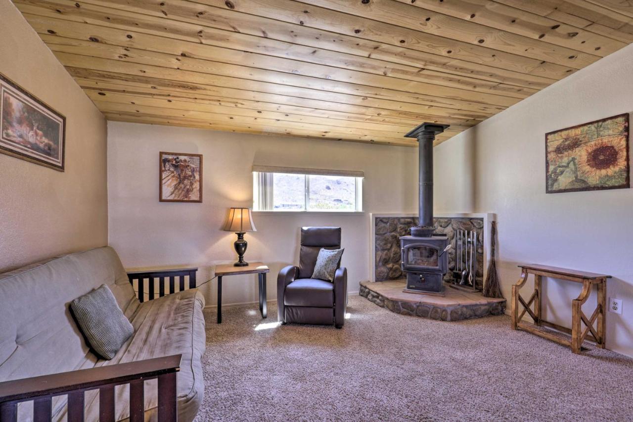 Rustic Bullhead City Retreat With Porch And Views Kültér fotó
