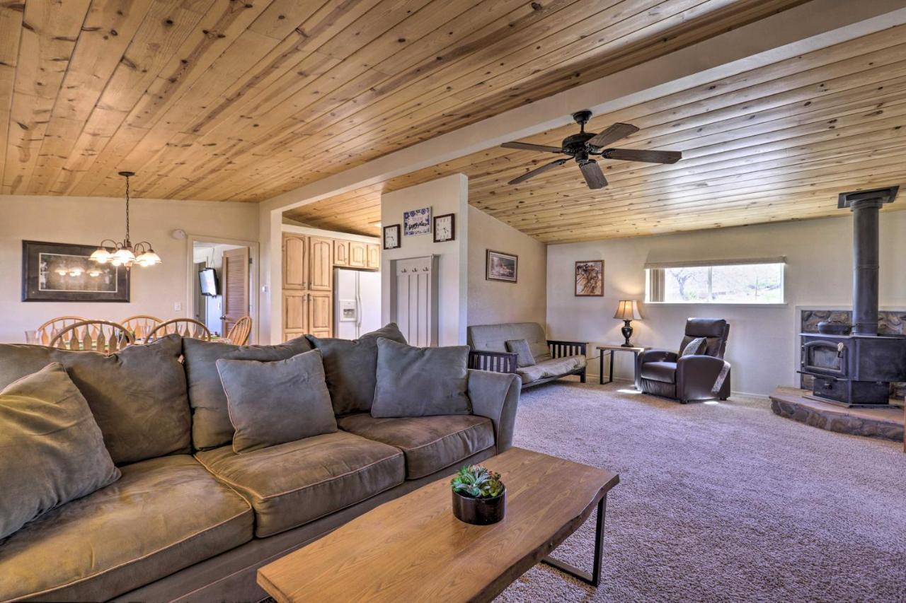Rustic Bullhead City Retreat With Porch And Views Kültér fotó