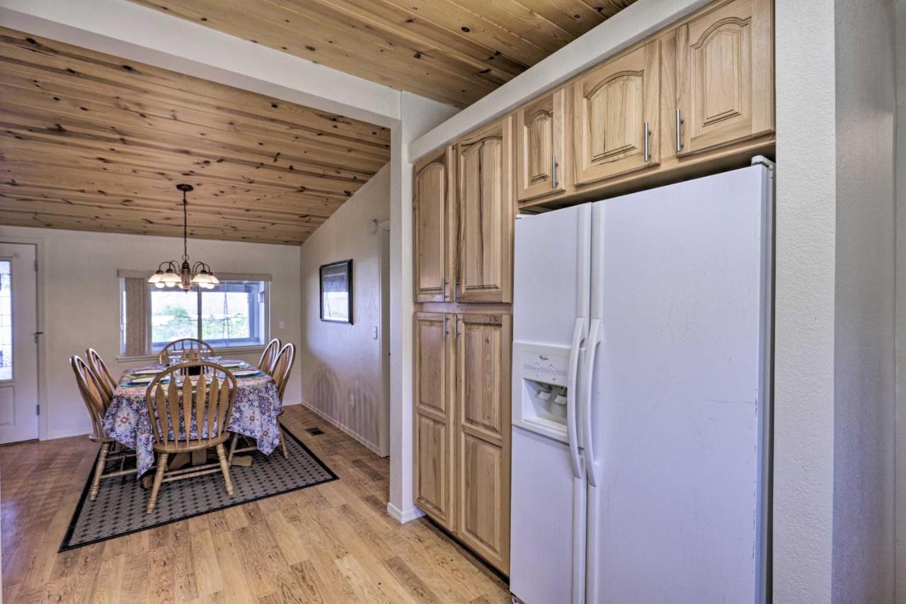 Rustic Bullhead City Retreat With Porch And Views Kültér fotó