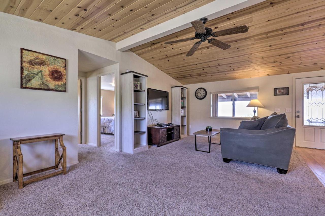 Rustic Bullhead City Retreat With Porch And Views Kültér fotó