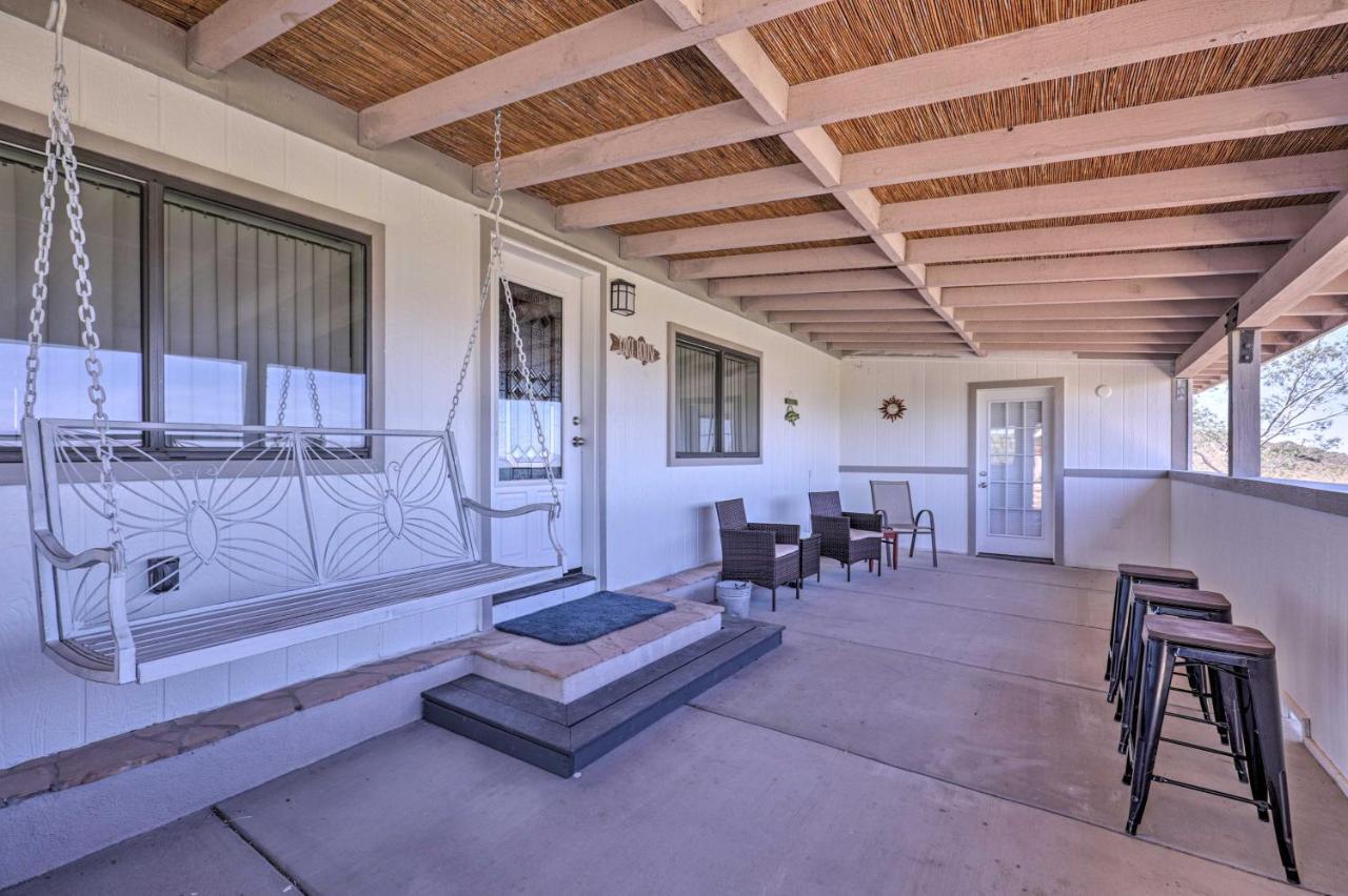 Rustic Bullhead City Retreat With Porch And Views Kültér fotó